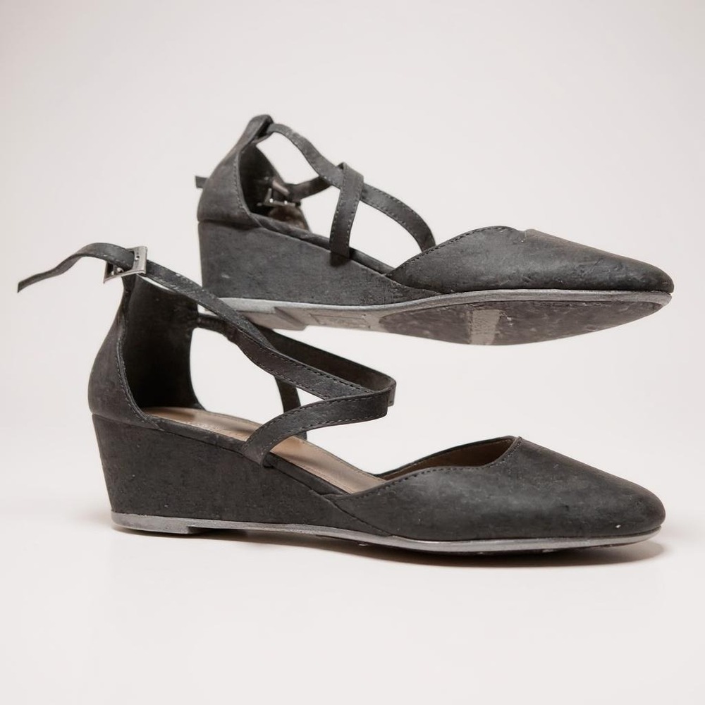Dex Flex Black Suede Ankle Strap Low Wedge Heels Women's Size 9.5 Good Work Chic